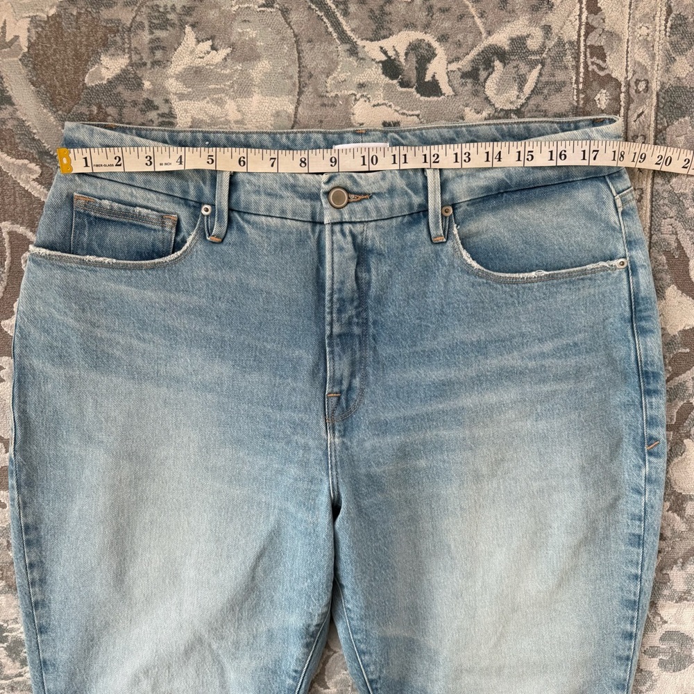 Good American Good Girlfriend Jeans - Picture 11 of 13